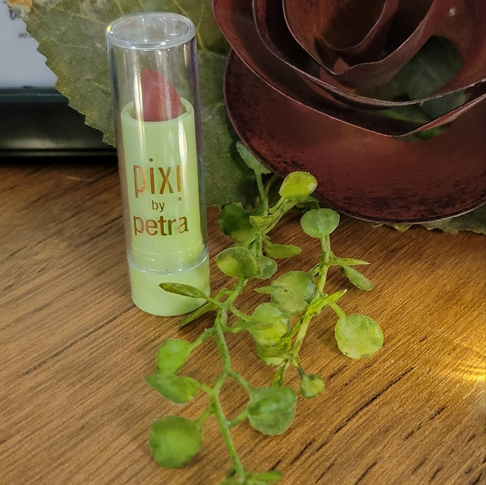 Pixi by Petra Mattelustre Lipstick
